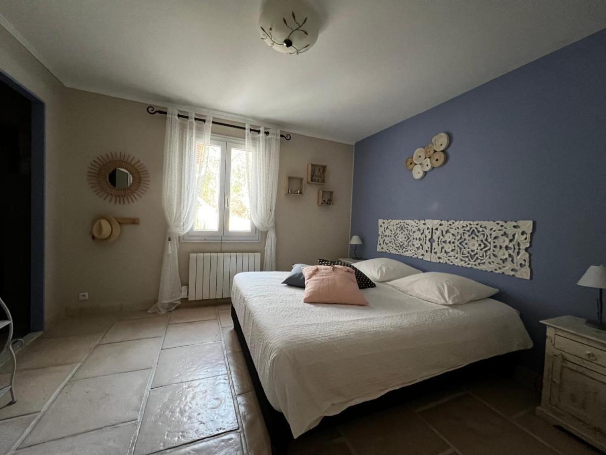 Villa Quinissole Sainte-Anastasie-sur-Issole ภายนอก รูปภาพ
