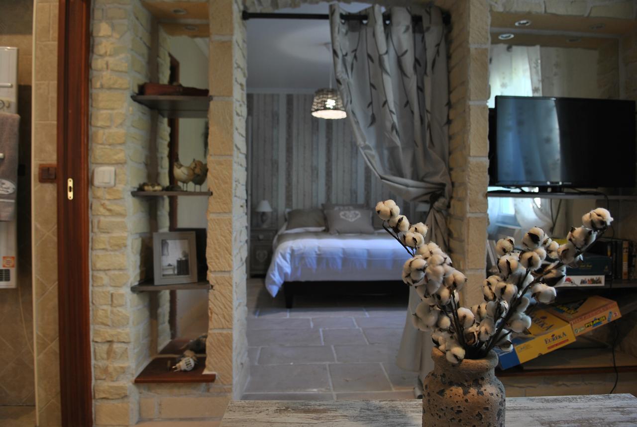 Villa Quinissole Sainte-Anastasie-sur-Issole ภายนอก รูปภาพ